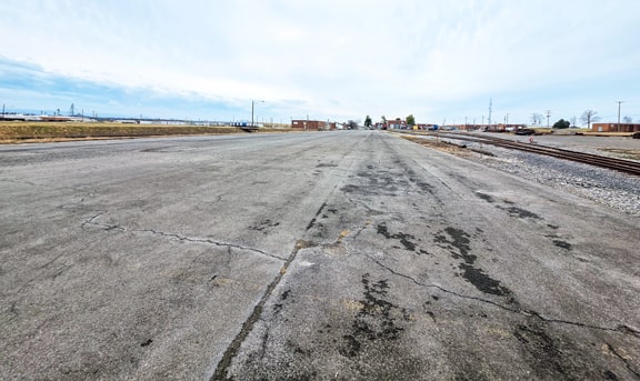 Rail to truck Cross dock Warehousing at Mayfield Ave Image 3
